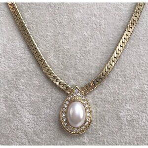 Vintage Trifari Gold Tone Rhinestone Pearl Drop Tear-Drop Rain-Drop 17" Necklace